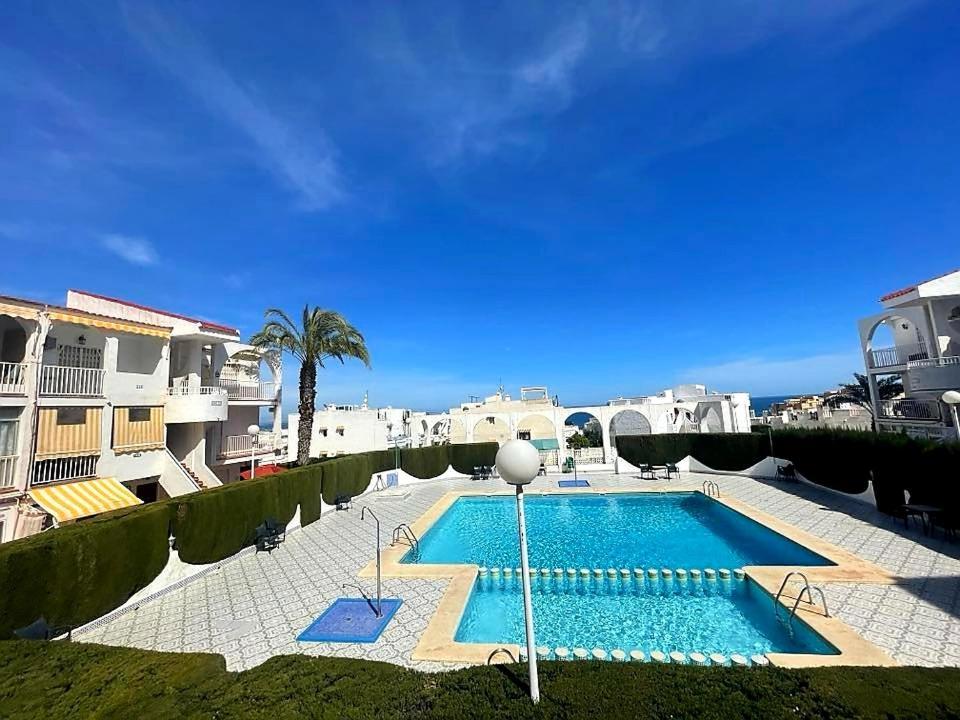 Apartament Appartement Torrevieja Buitenkant foto